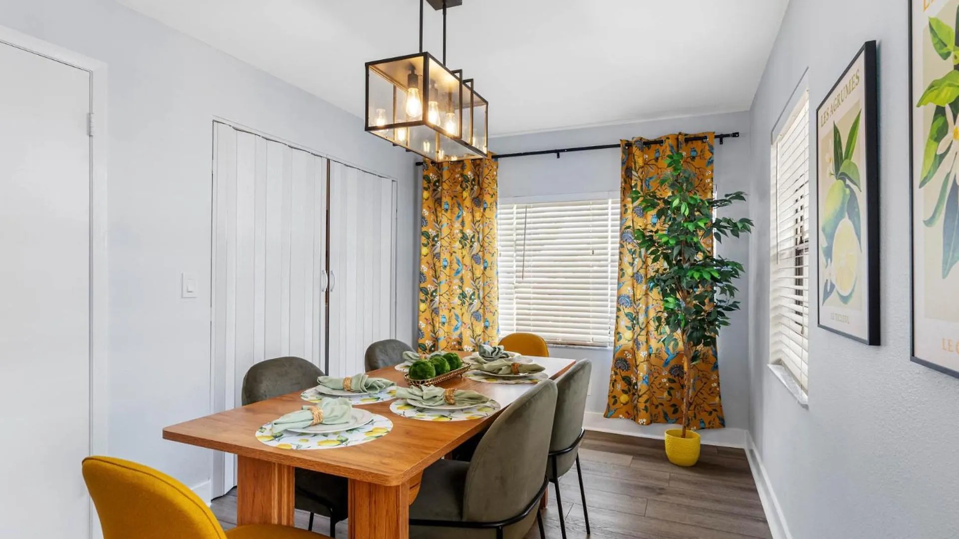 Outdoor Games, Firepit, King Bed, Bbq Grill, Close To Downtown And Attractions Τάμπα