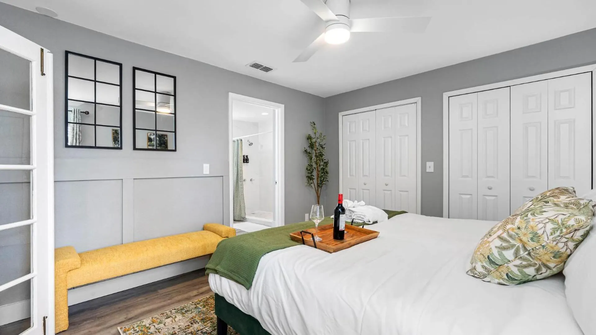 Outdoor Games, Firepit, King Bed, Bbq Grill, Close To Downtown And Attractions Τάμπα 0*,
